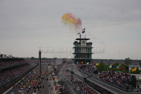 indy-500-early-race-by-jay-alley
